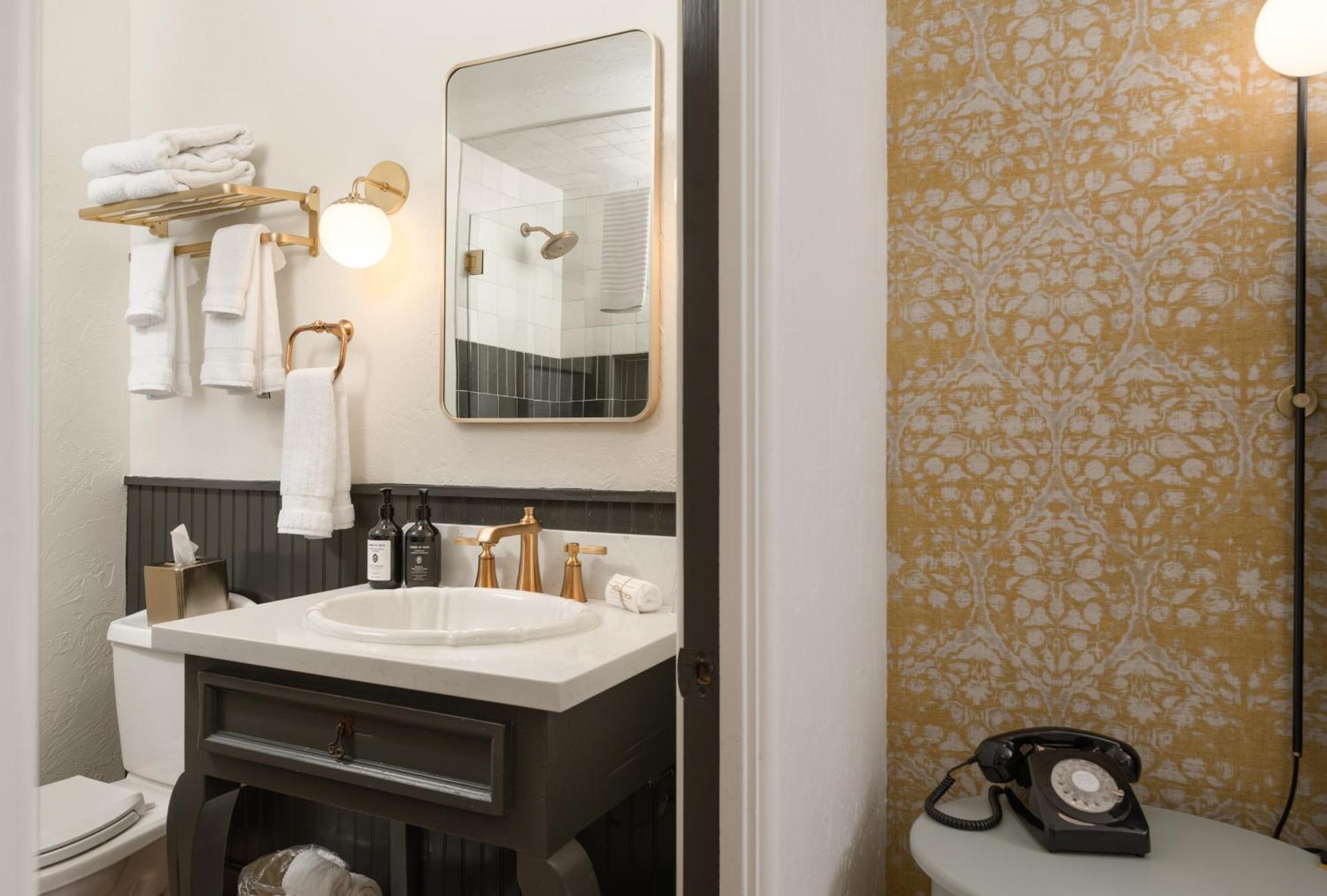 Petit Soleil - Bed, Breakfast And Bar Bed & Breakfast ซานหลุยส์ โอบิสโป ภายนอก รูปภาพ