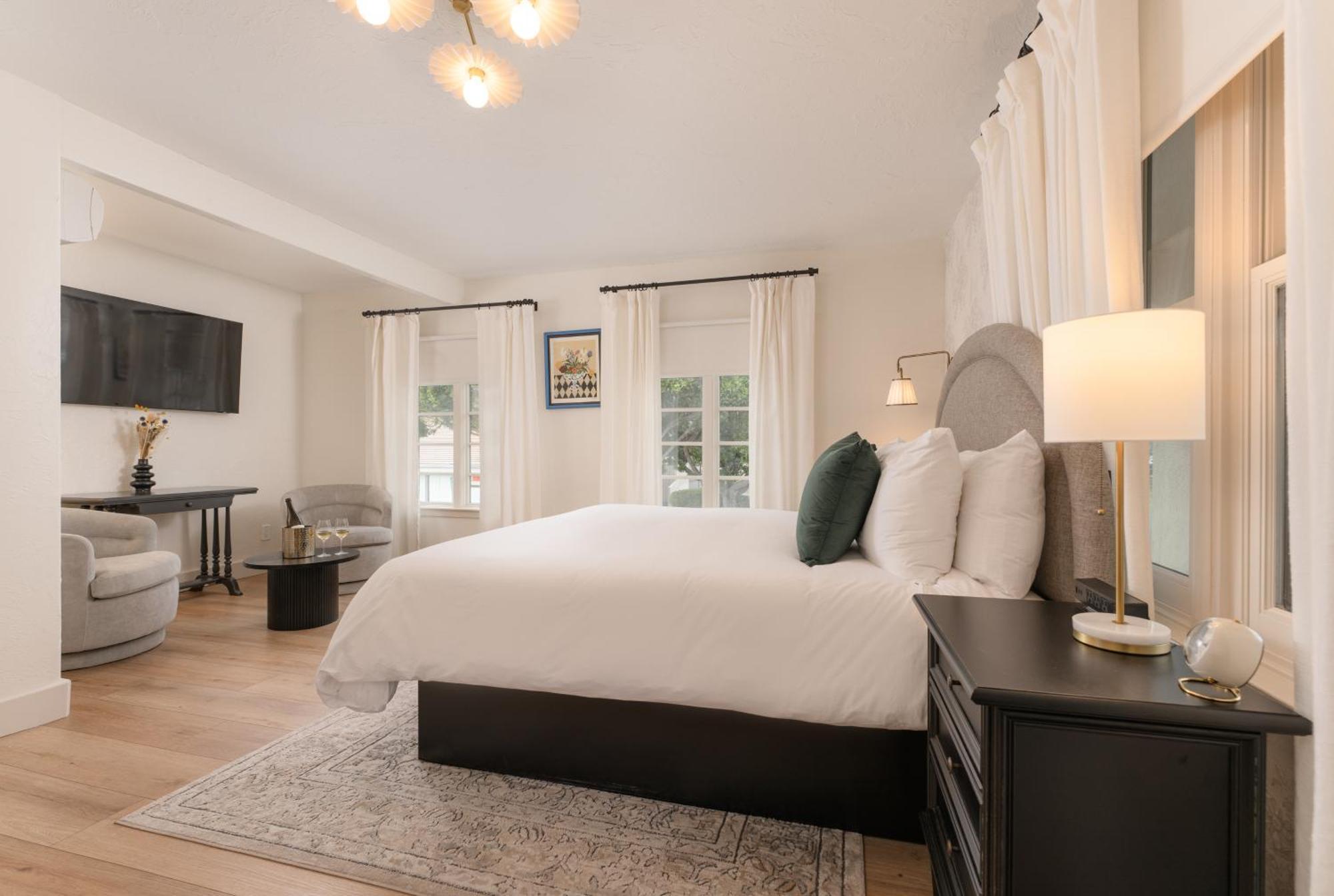 Petit Soleil - Bed, Breakfast And Bar Bed & Breakfast ซานหลุยส์ โอบิสโป ภายนอก รูปภาพ