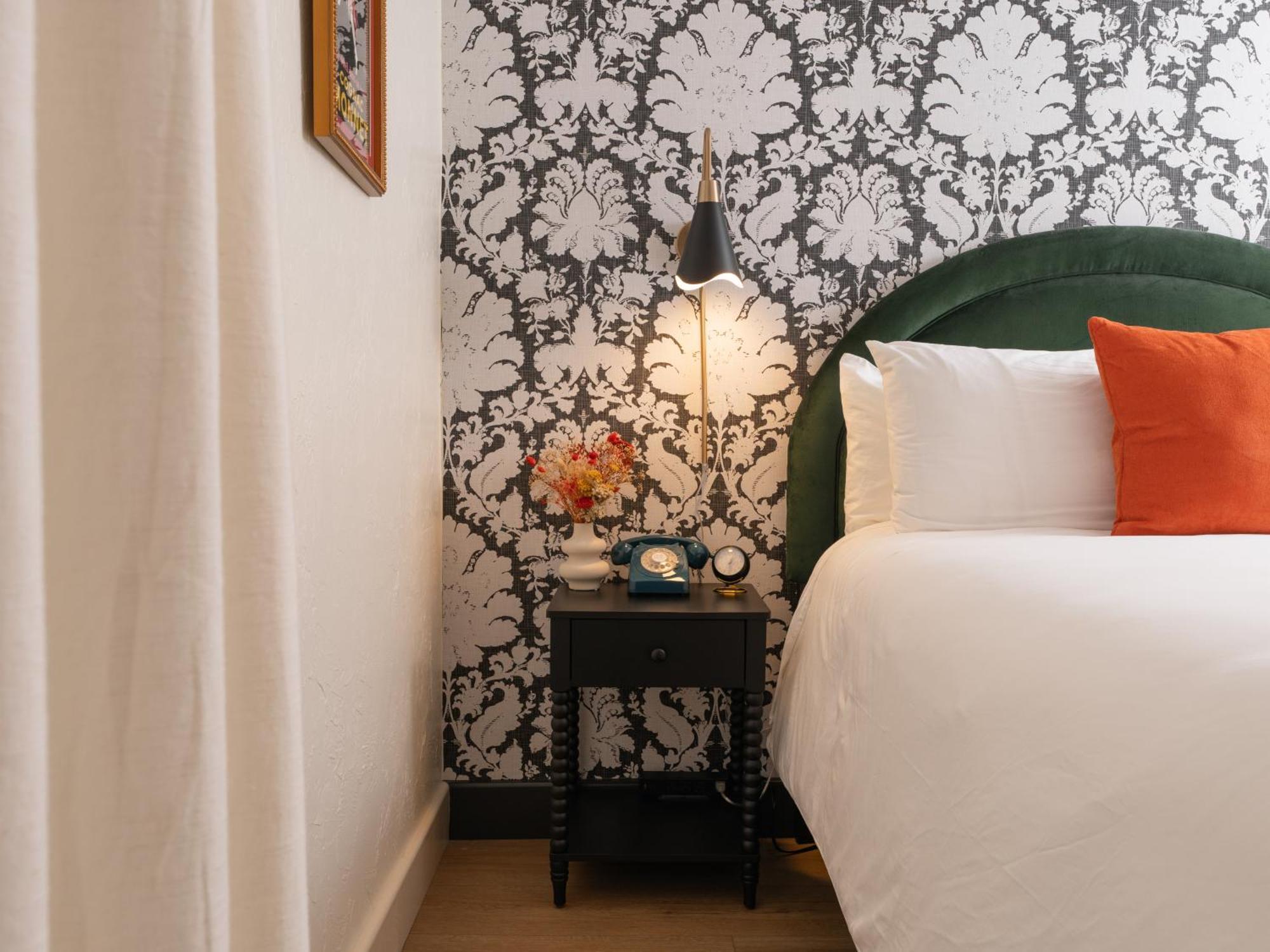 Petit Soleil - Bed, Breakfast And Bar Bed & Breakfast ซานหลุยส์ โอบิสโป ภายนอก รูปภาพ